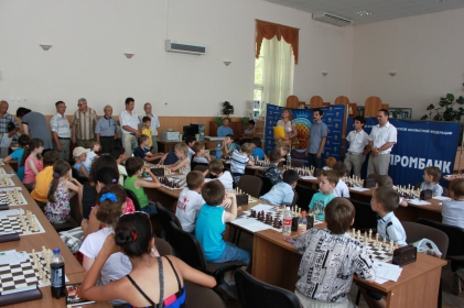 В Астрахани стартовало Первенство области по шахматам среди детей