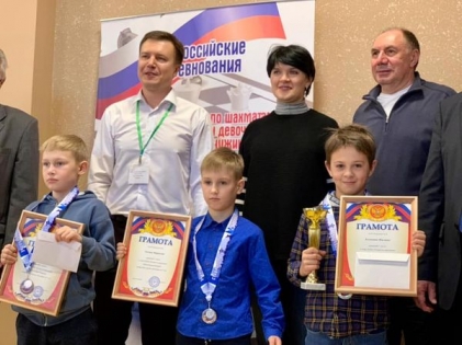 Юные астраханские шахматисты успешно выступили на детском этапе Кубка России