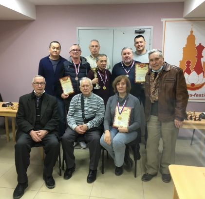 Завершился турнир по быстрым шахматам среди ветеранов, посвященный памяти Соломина Валерия Дмитриевича